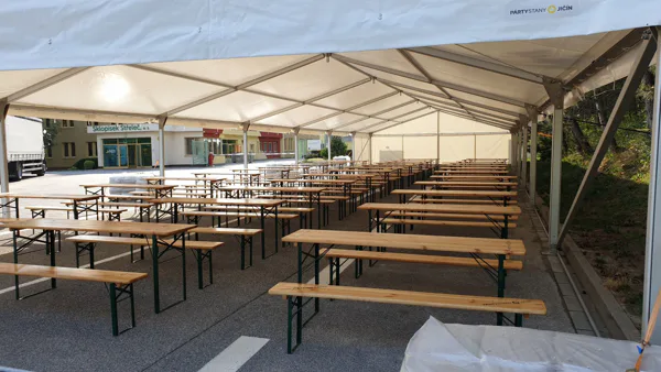 Firemní akce Sklopísek Střeleč – stan a vybavení Ambitent